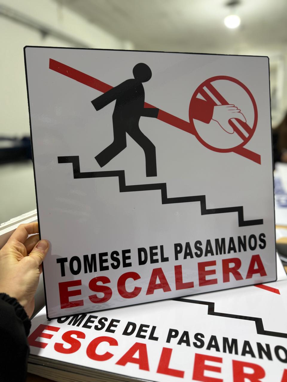 Vinilo en Placa de PVC 3mm 120x100 cm | Decoración y Figuras para Eventos - Imagen 7